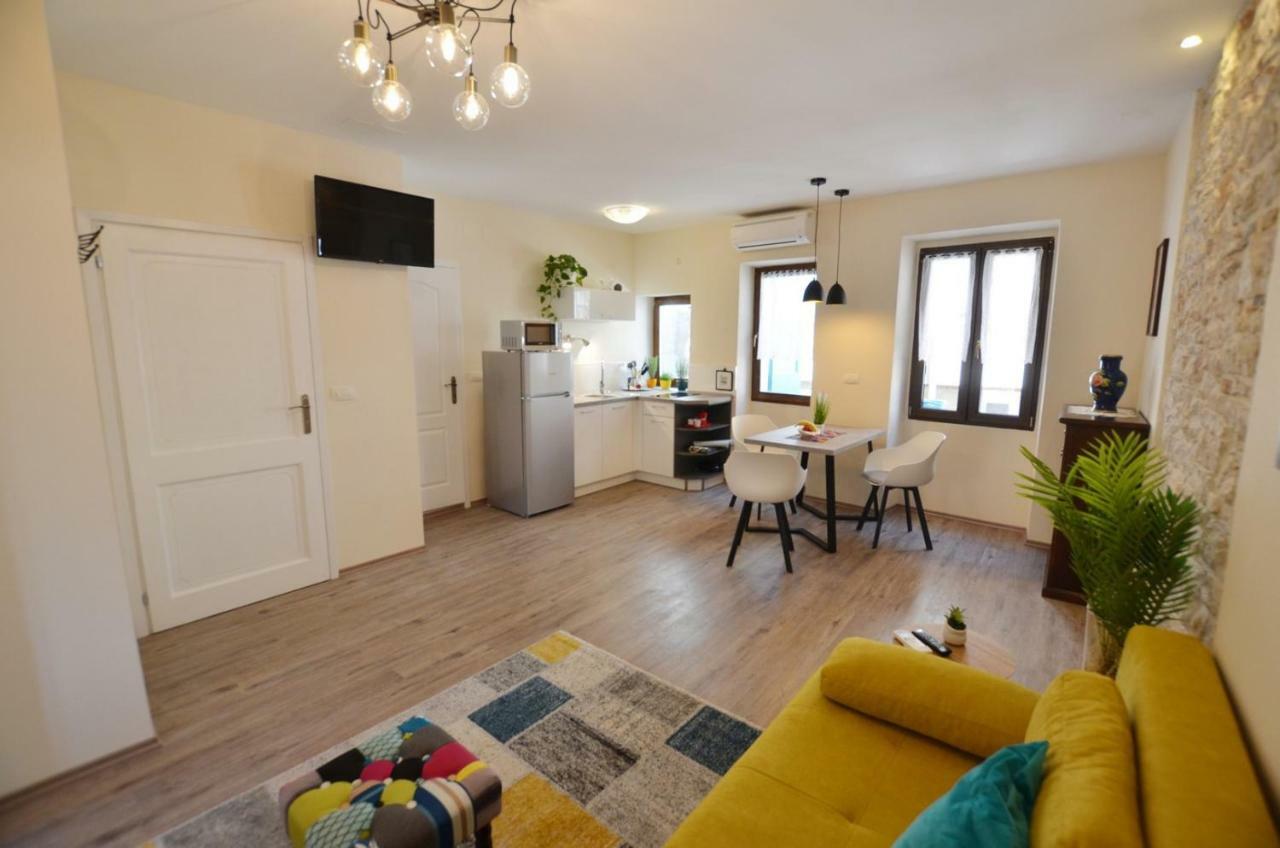 Bruno Apartment Ровин Екстериор снимка