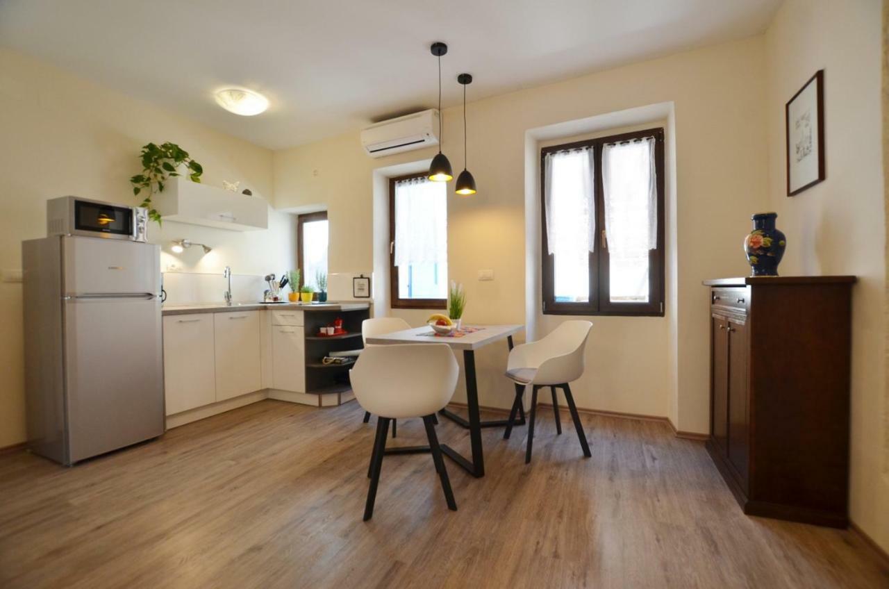 Bruno Apartment Ровин Екстериор снимка